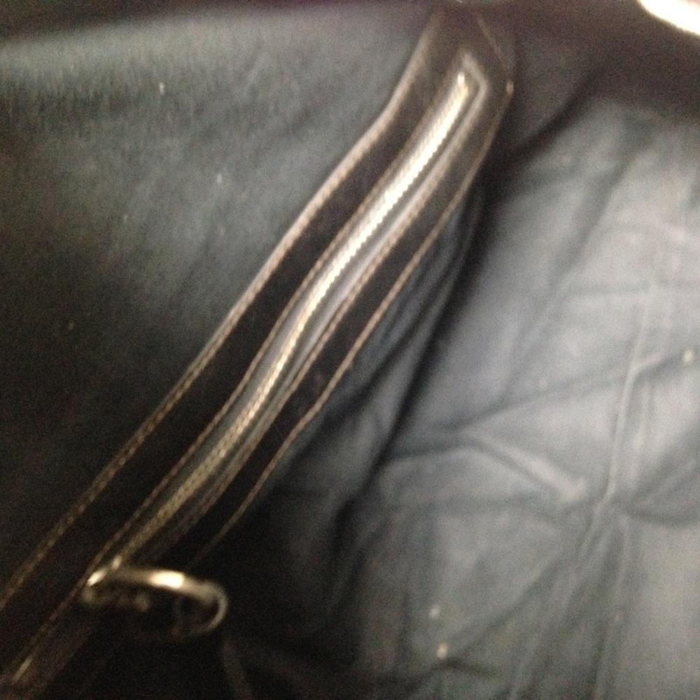 Chloe Black Distressed Leather Hand Bag - Picture 9 of 9